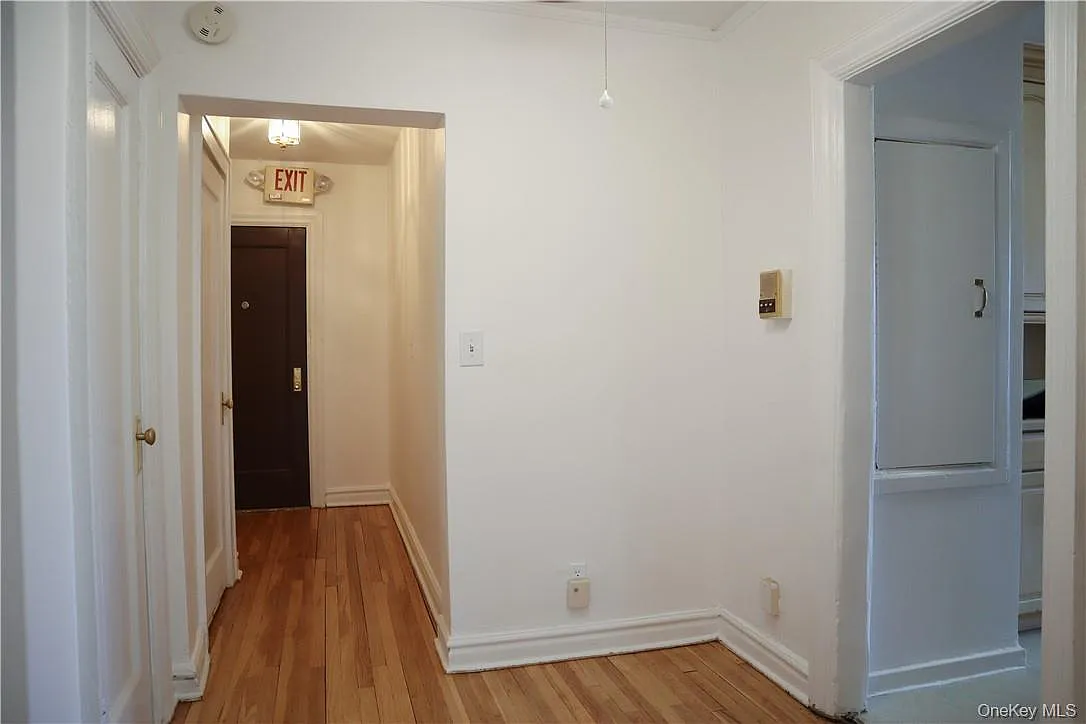 Building Photo - 42 Barker Ave #4C