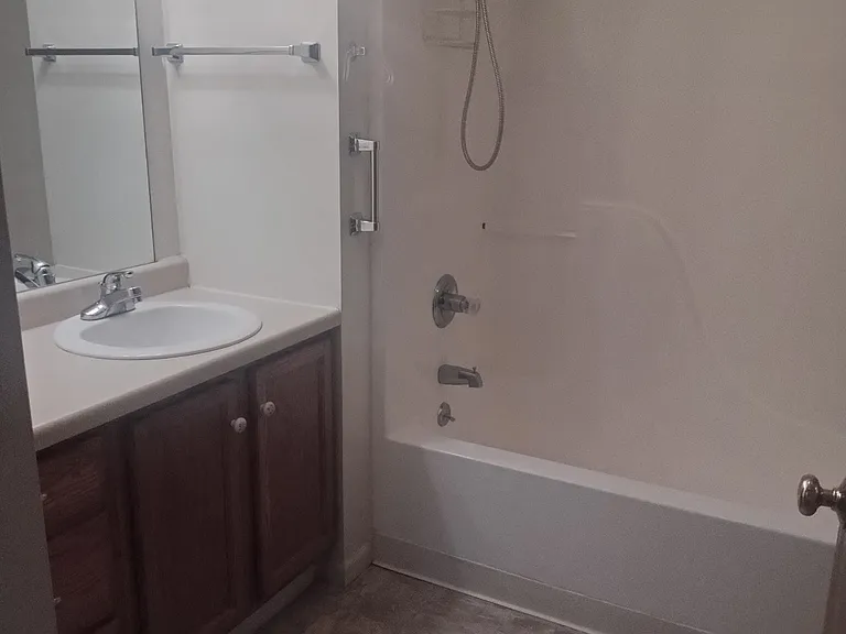 Country Village Apartments — Photo 8
