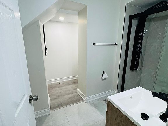 4th image of 4204 Perivale Rd #Basement