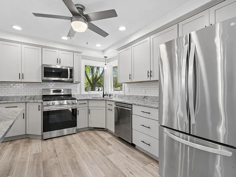 3100 W 55th St — Photo 12