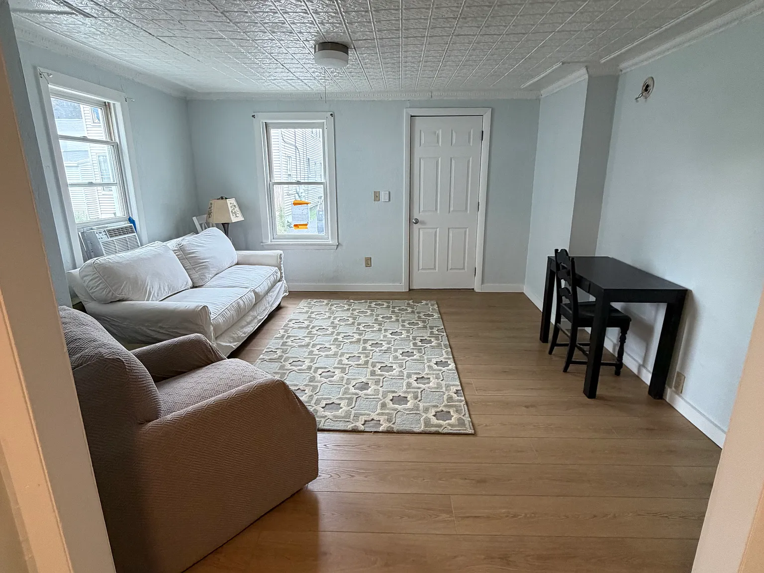 2 bed, 900 sqft, $2,200 — Photo 3