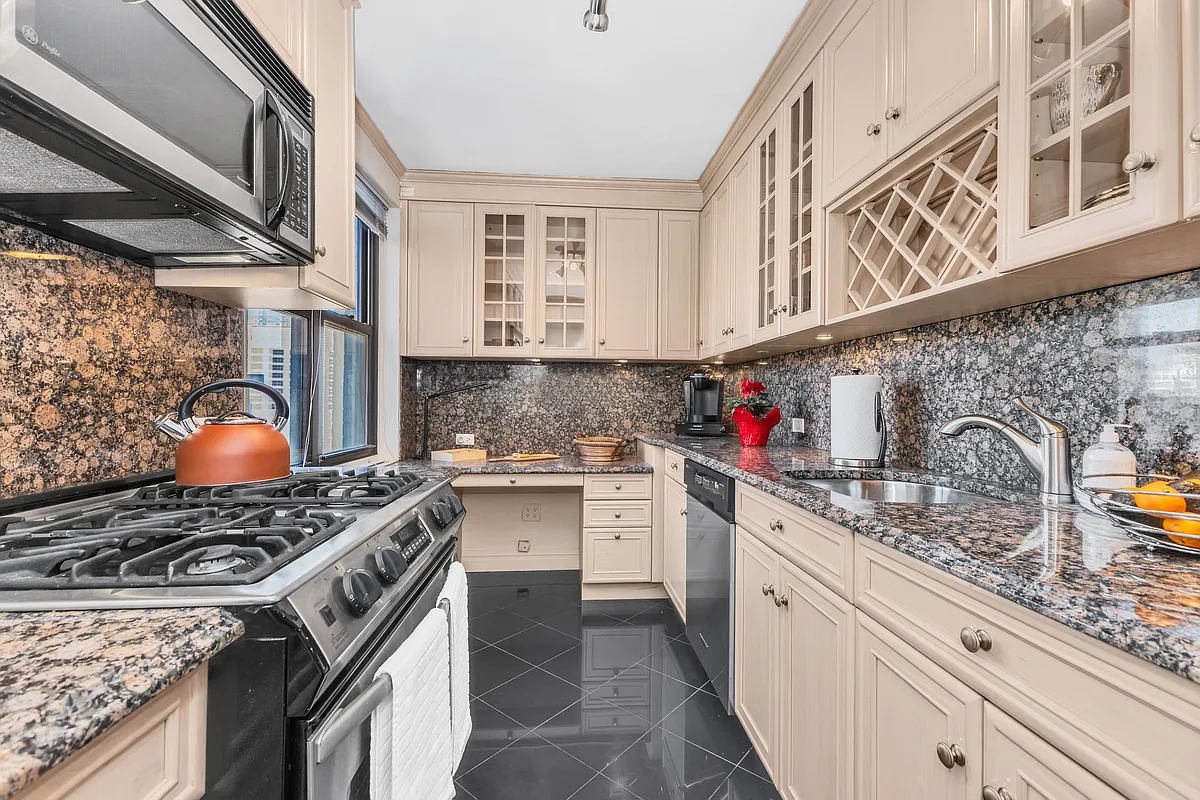301 East 69th Street #16G in Lenox Hill, Manhattan | StreetEasy