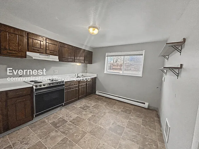 1075 Magnolia St #1 — Photo 3