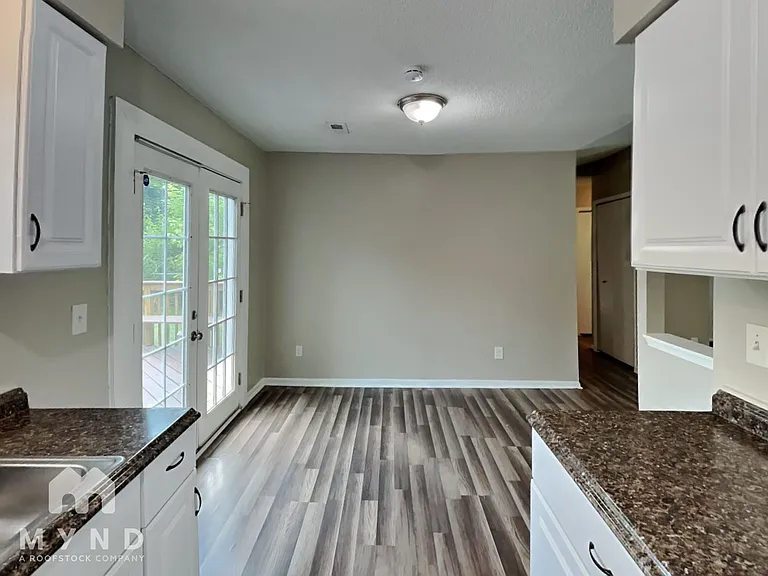 3035 Falcon Bridge Dr — Photo 7