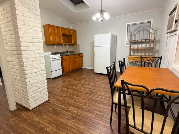 (undisclosed Address), Levittown, NY 11756