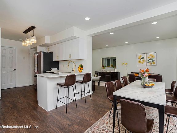 4th image of 51 Emily Ln