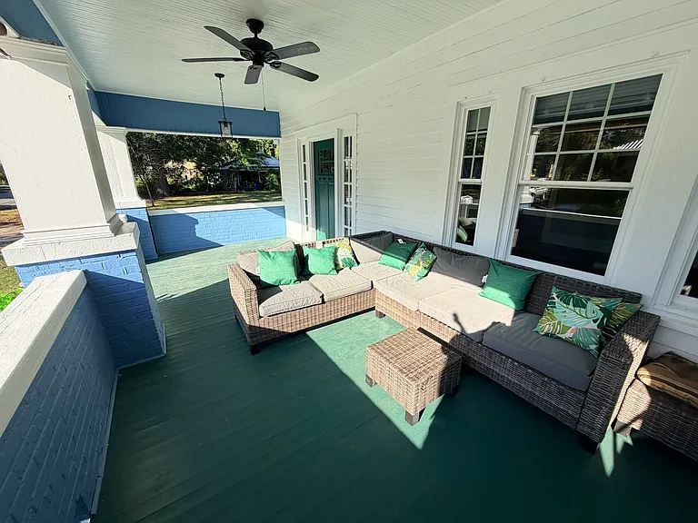 312 N Sumner St — Photo 4