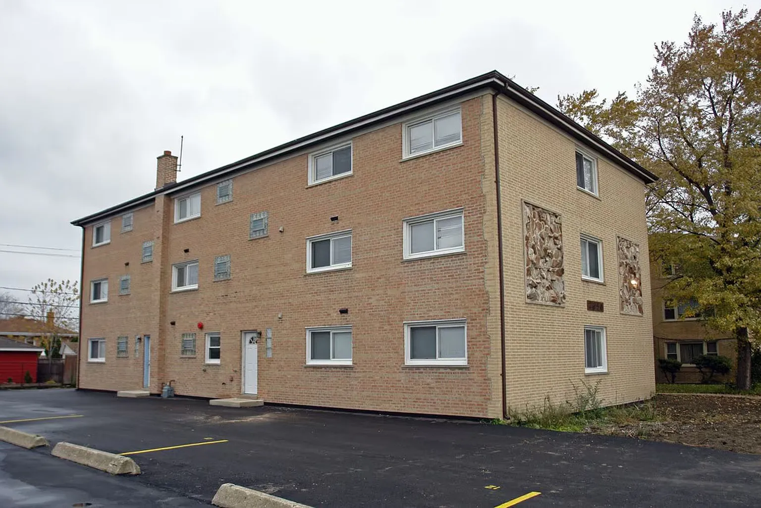 7650 S Harlem Ave — Photo 1