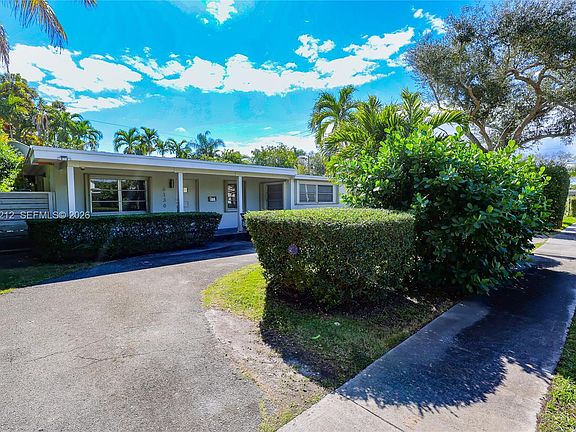 4th image of 6130 SW 46th Ter