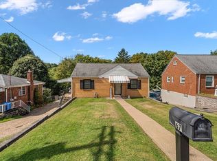 67 Ehle Ave, Coraopolis, PA 15108