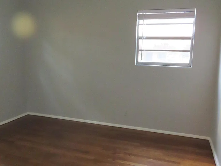 3660 Peachtree Rd NE — Photo 11