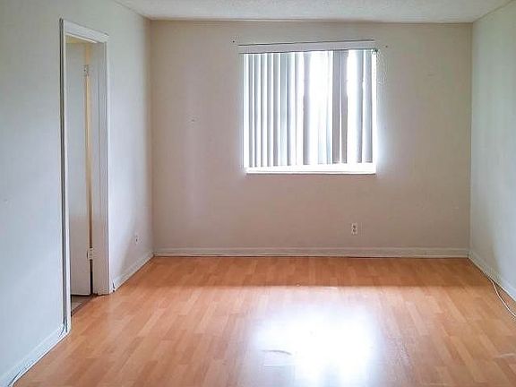 4th image of 2740 Forest Hills Blvd #1203