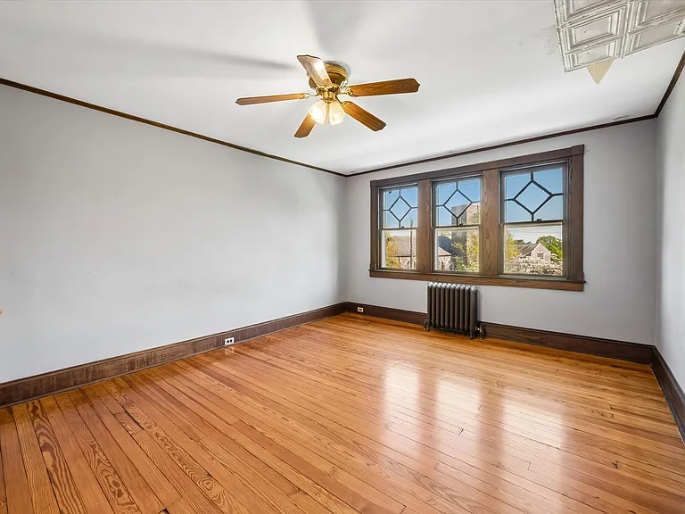 416 E Athens Ave — Photo 23