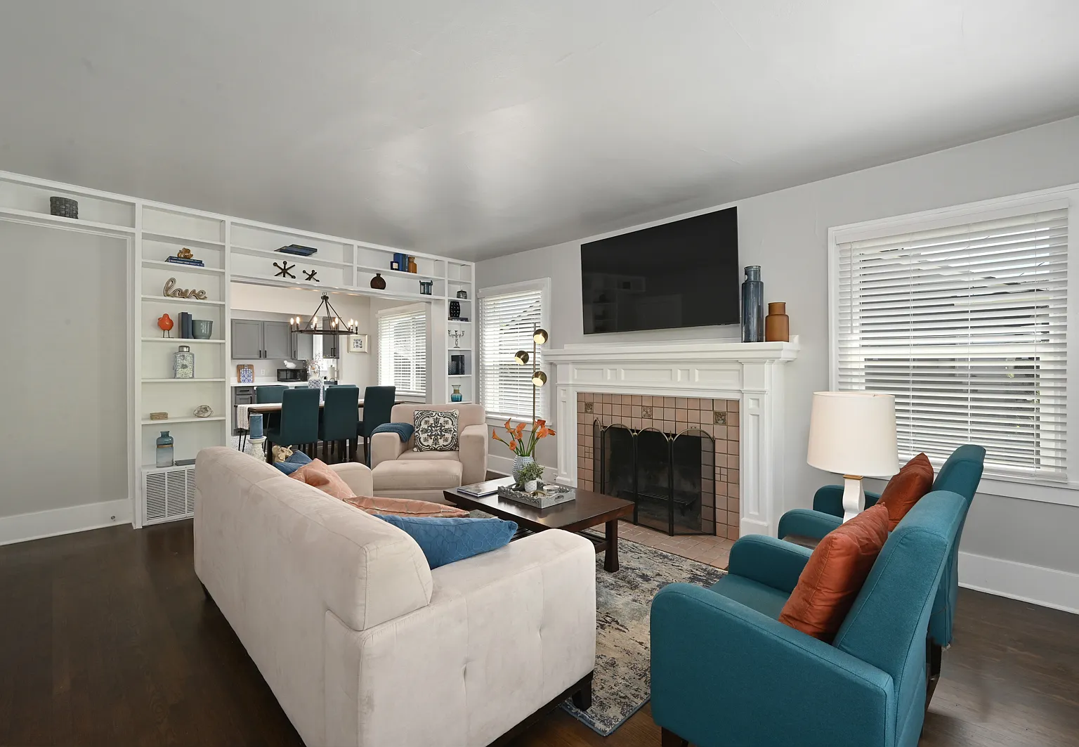 3 bed, 1.5 bath, 1760 sqft, $4,950 — Photo 4