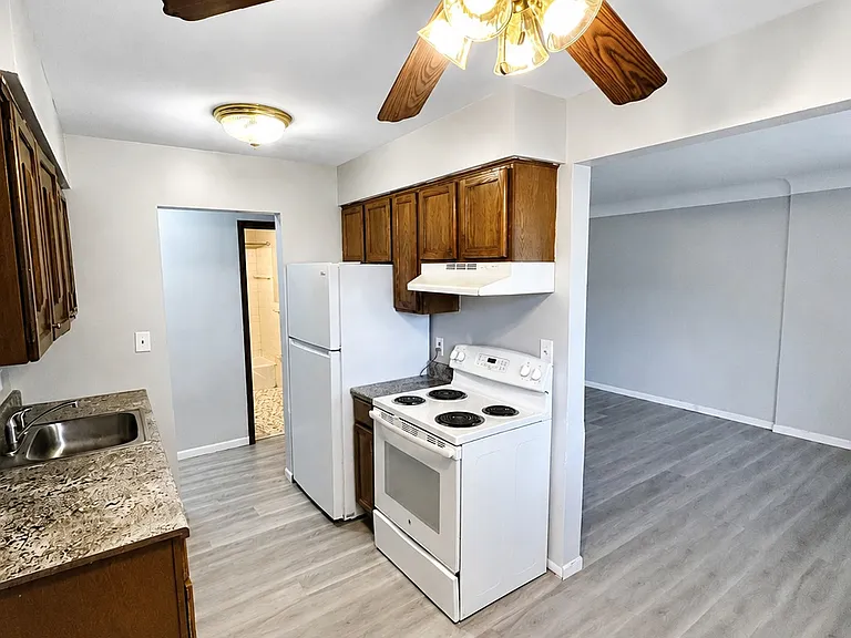 1630 Marion St #1 — Photo 3
