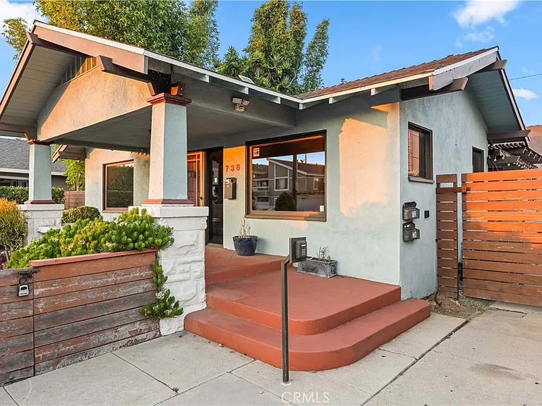 736 N Redonde Ave — Photo 16