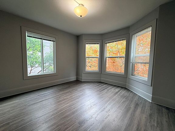 5th image of 814 Columbia St #402