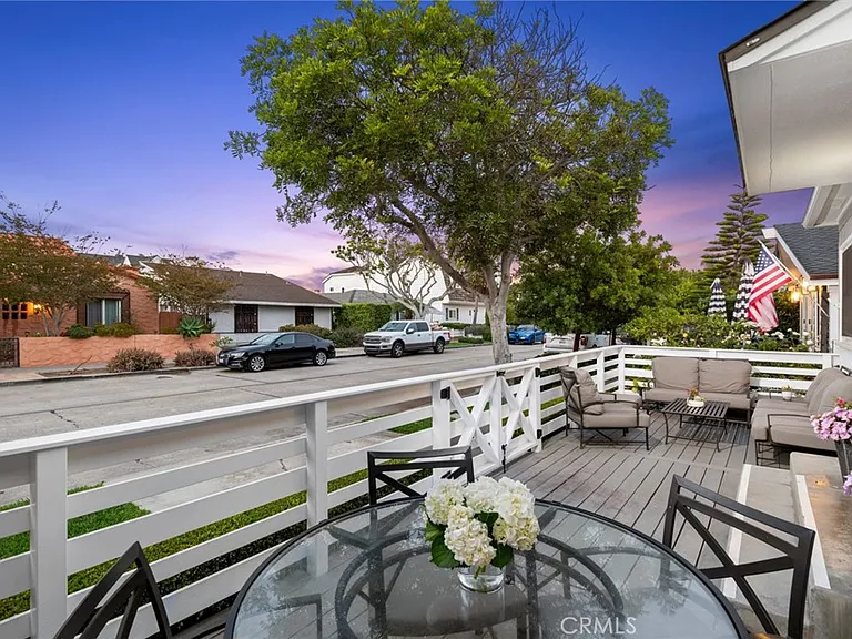 2049 E Ocean Blvd — Photo 20