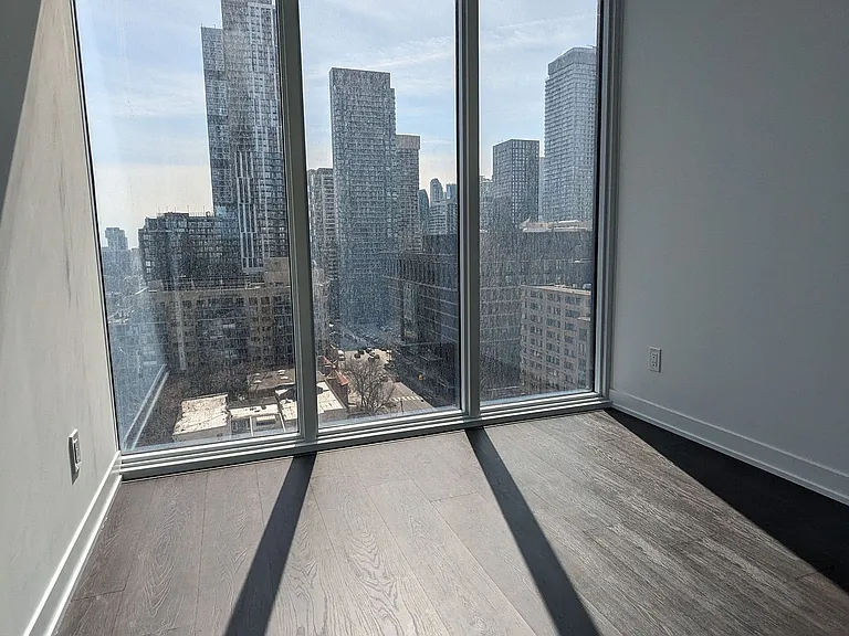 319 Jarvis St #1515 — Photo 3