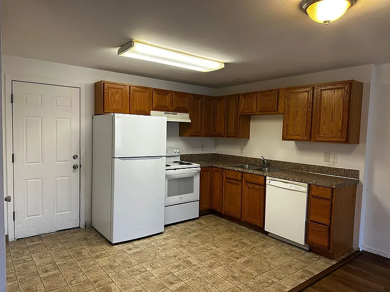 1160 W Vine St — Photo 2