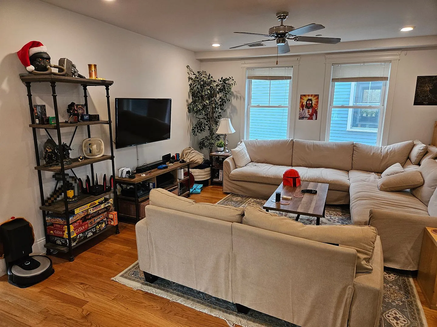 Luxury 5 Bed Townhouse w/ 2 Parking + In-Unit Laundry Allston — Photo 2
