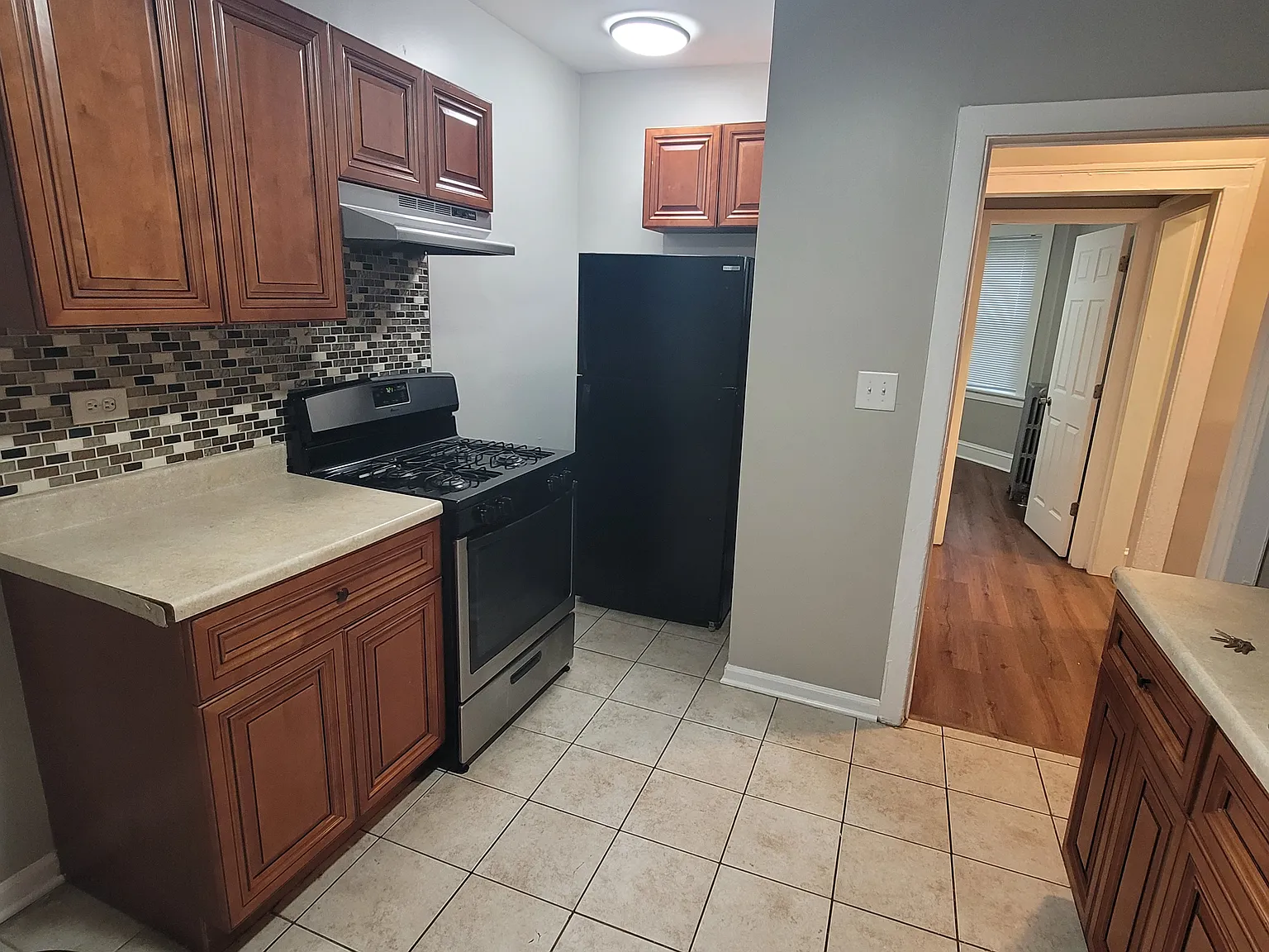 2 bed, 900 sqft, $1,500 — Photo 3