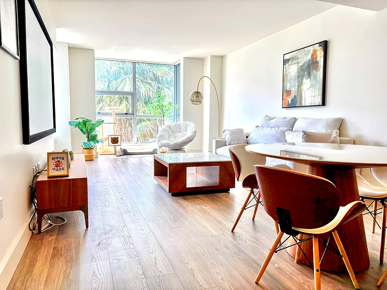 Living Room (2)
