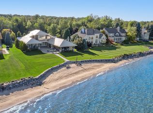 6140 Pine Lake Club Dr, Charlevoix, MI 49720