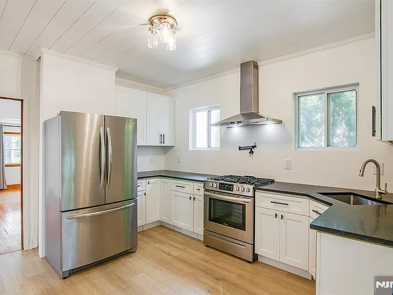28 Cedar Grove Rd — Photo 9