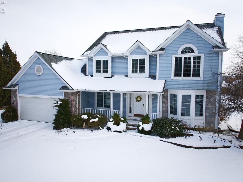 1st image of 23 Stony Brook Ln
