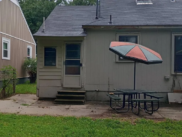 3050 Chisca Ave — Photo 2