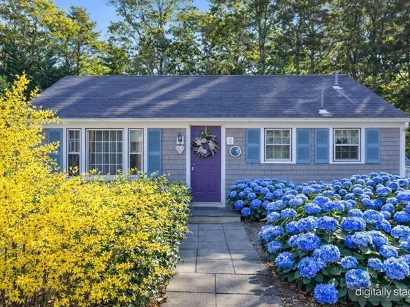 5 Coach House Ln, South Dennis, MA 02660
