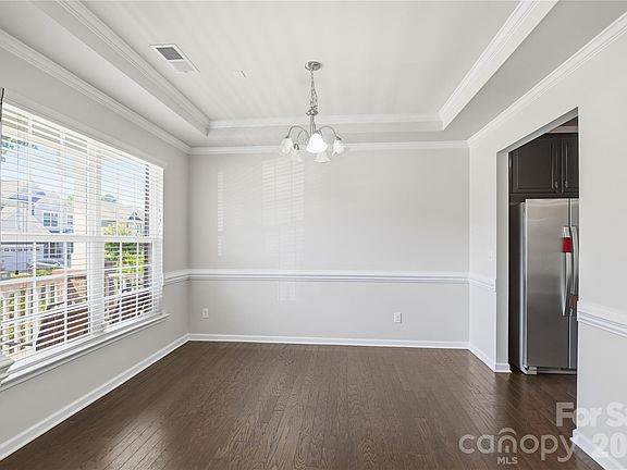 5th image of 5077 Waterloo Dr