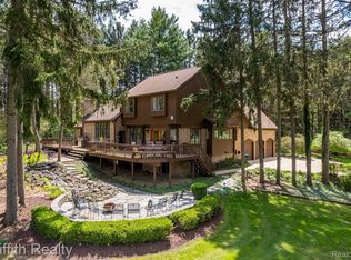 4329 Argenta Dr, Brighton, MI 48116