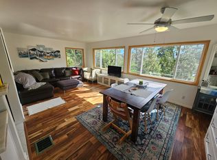 496 Emerald Dr, Lake Arrowhead, CA 92352