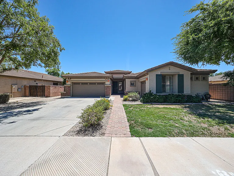 445 W Seagull Dr — Photo 3