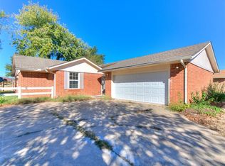 3513 Tiffany Dr, Moore, OK 73160