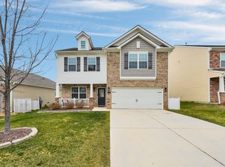 100 N Great White Way, Clayton, NC 27527