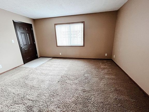 5th image of 1808 Knox St #13
