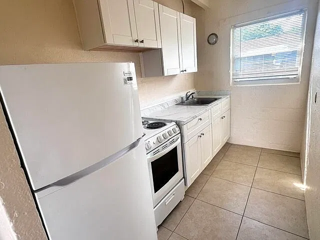 2 bed, 1.0 bath, 575 sqft, $1,375 — Photo 3