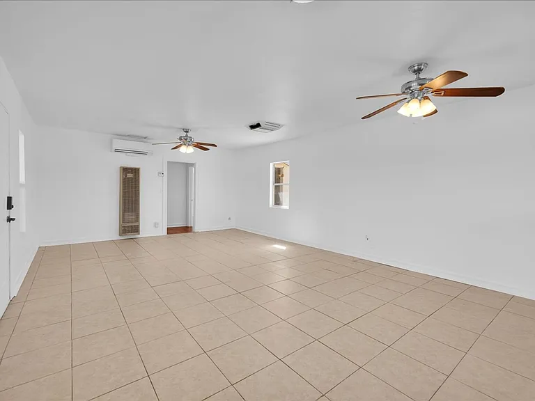4611 Oasis Ave — Photo 14