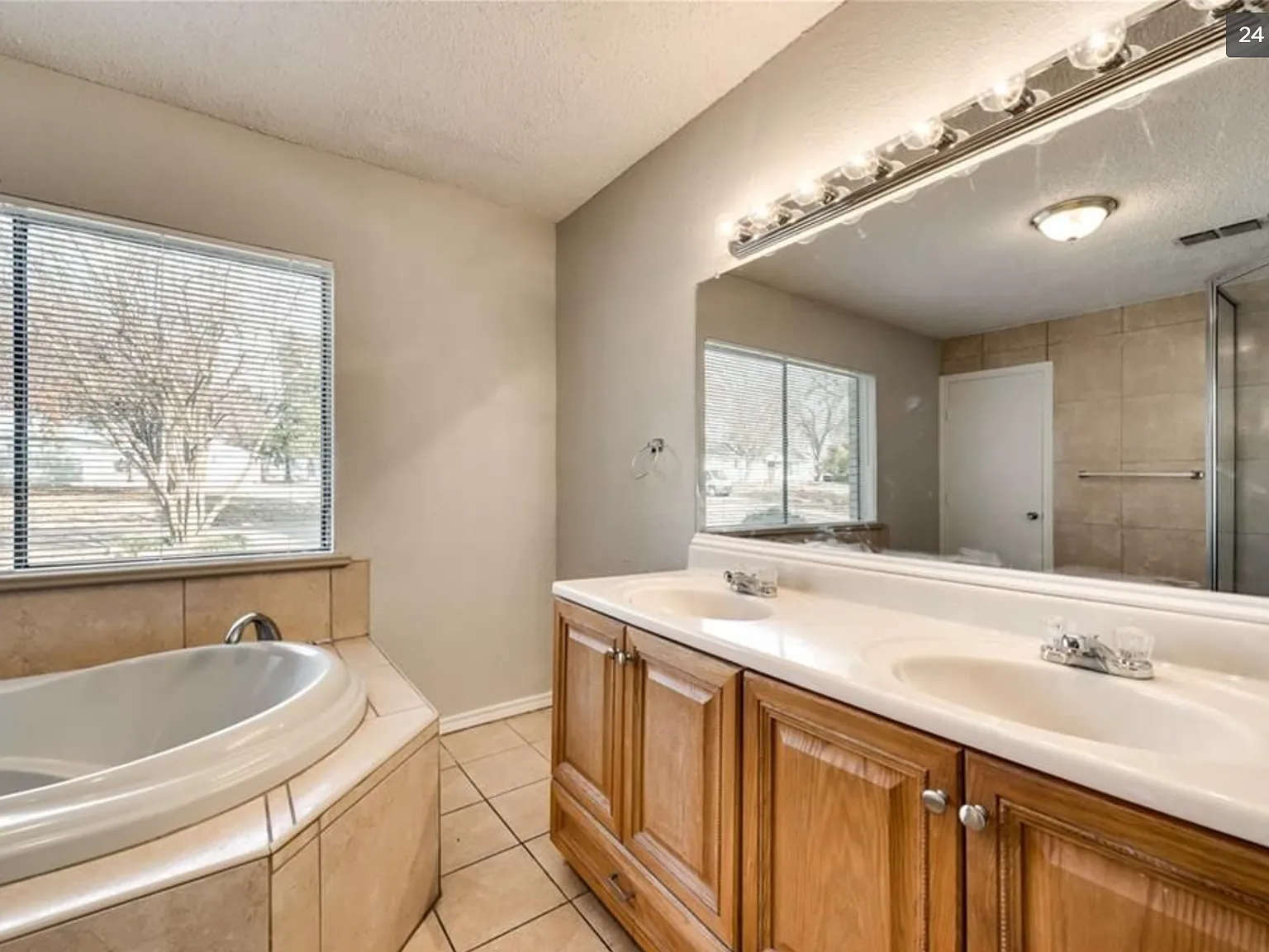 4 bed, 2699 sqft, $800 — Photo 4