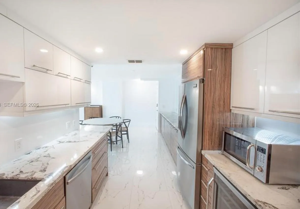 2 bed, 1324 sqft, $7,800 — Photo 3