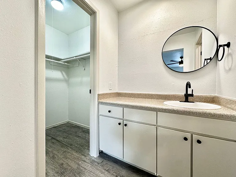 The Campus Edge Apartments — Photo 27
