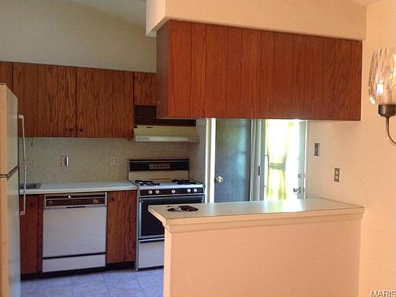 5th image of 11058 Thousand Oaks Dr