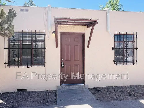 525 Cedar St SE #A Photo 1