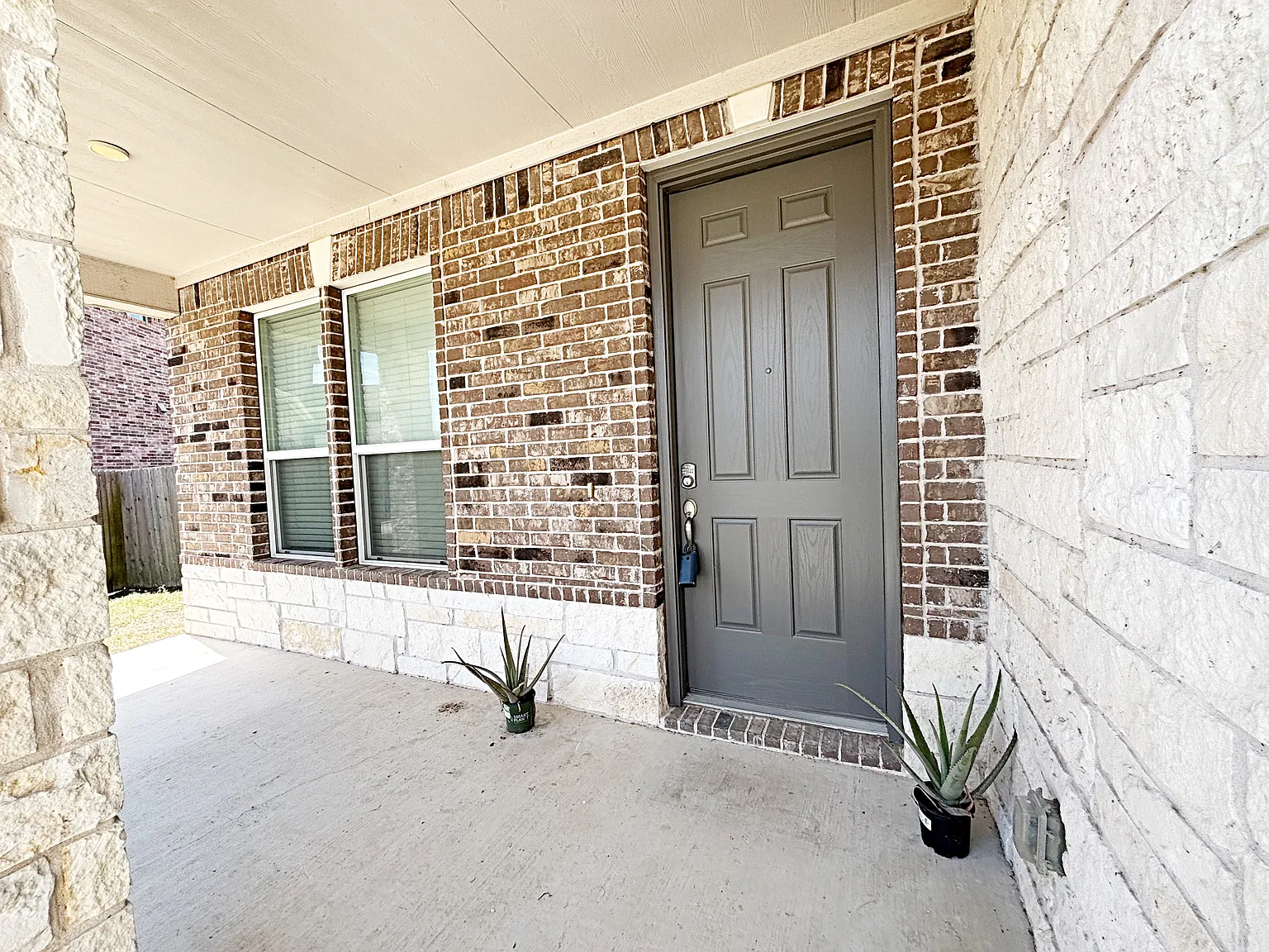 3 bed, 2632 sqft, $2,100 — Photo 3