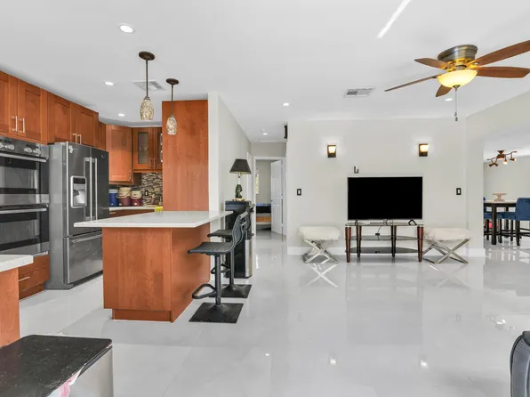 1218 SW 2ND Avenue, Pompano Beach, FL 33060