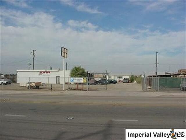 2nd image of 1645 E Main St