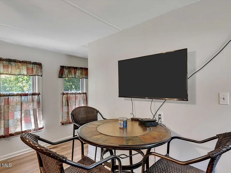 68 Marvin St — Photo 15